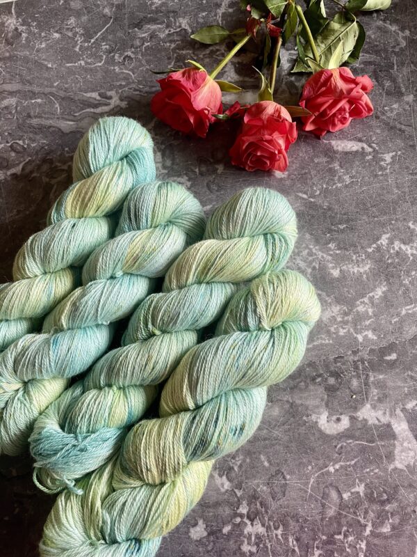 Alive Angelic 4ply