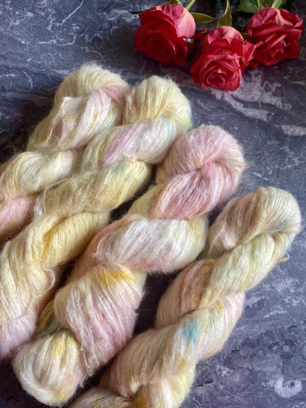 Rhubarb and Custard Suri Lace