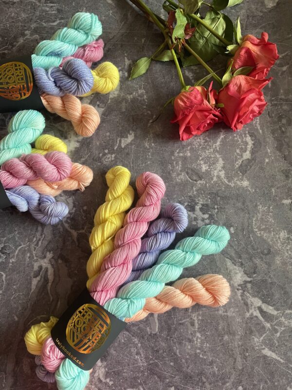 Mini Eggs DK with Nylon miniskeins